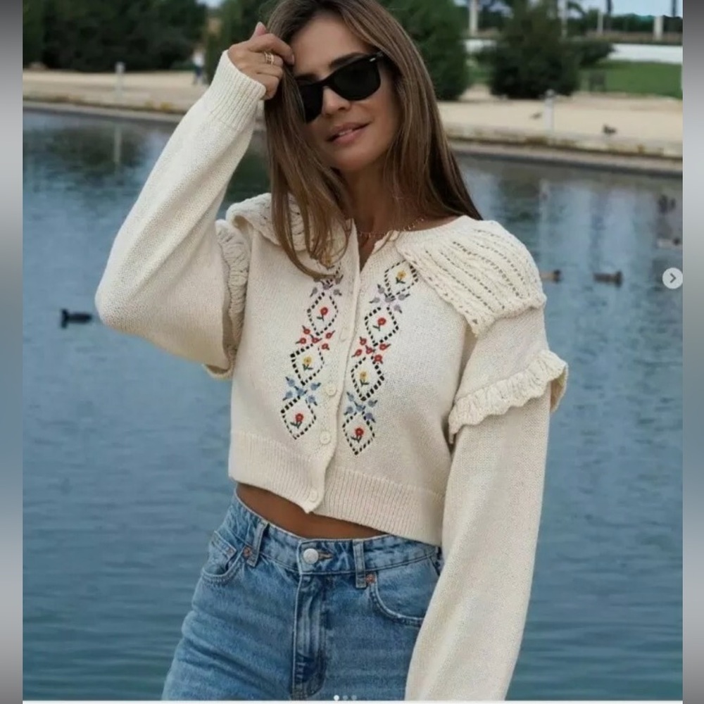 ZARA floral cardigan sweater